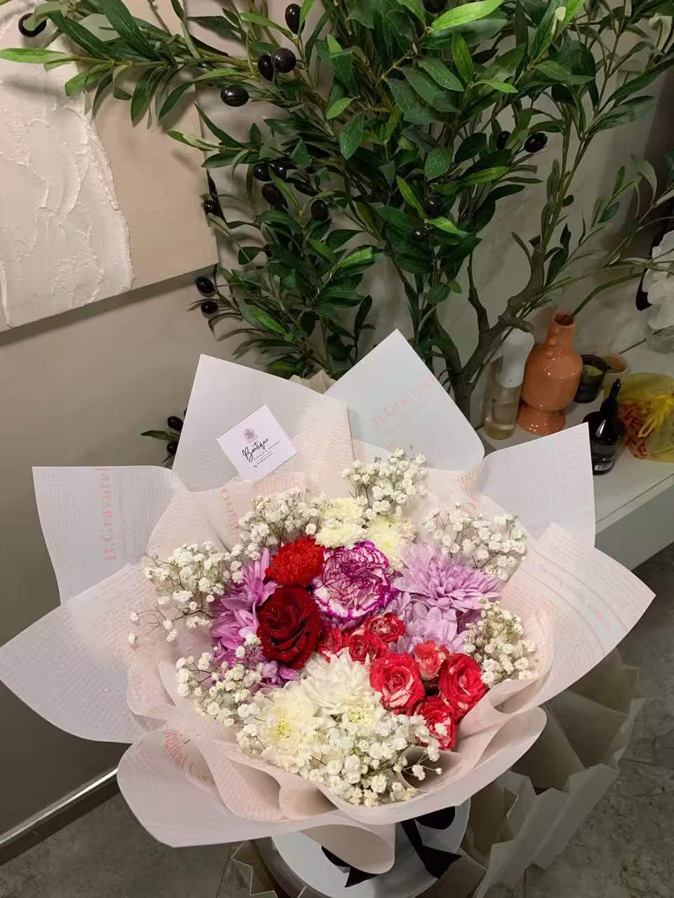Mini mixed — detail 3 — flowers delivered in Accra