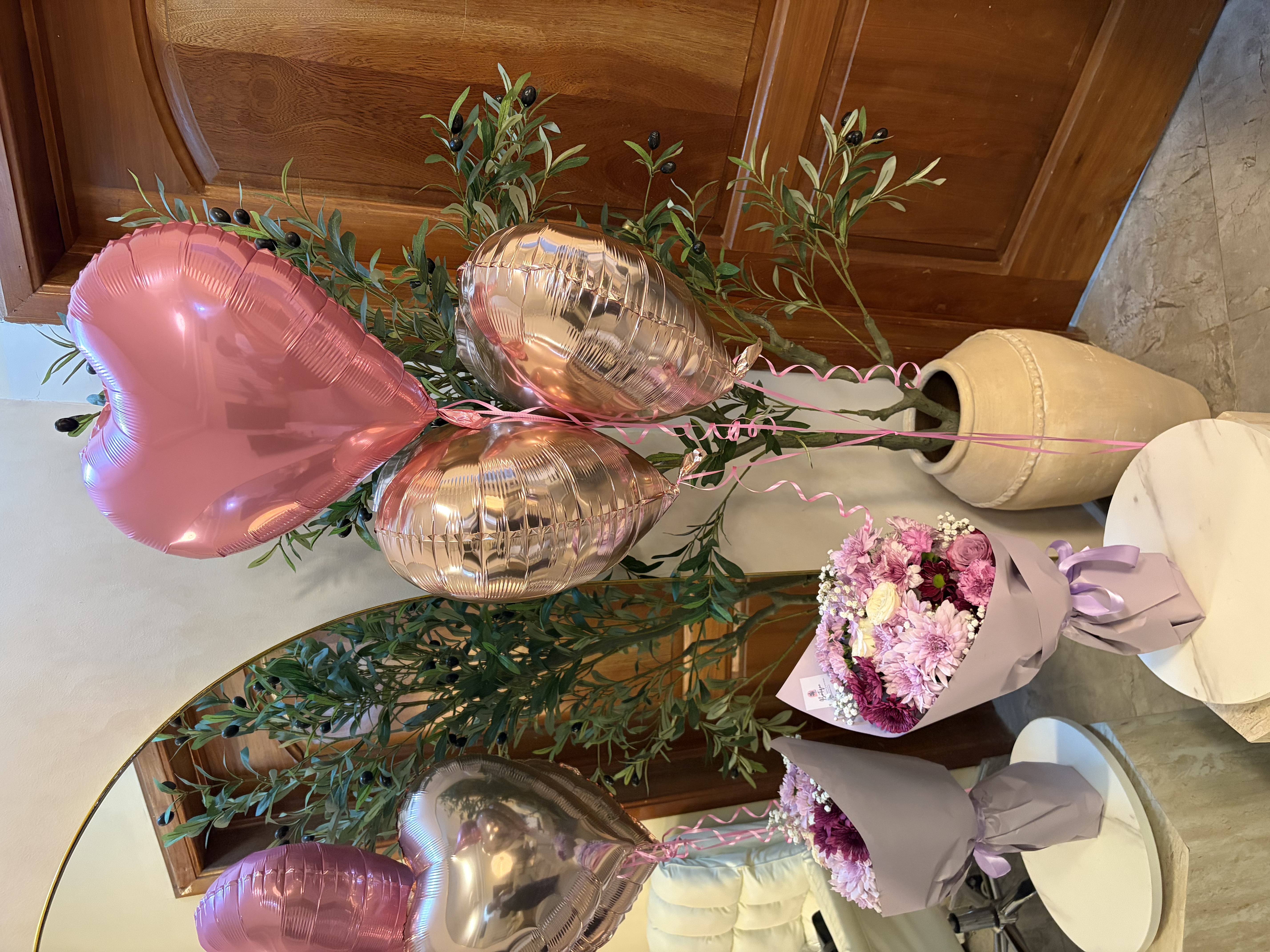 Signature mix and Ballons combo — detail 3 — flowers delivered in Accra