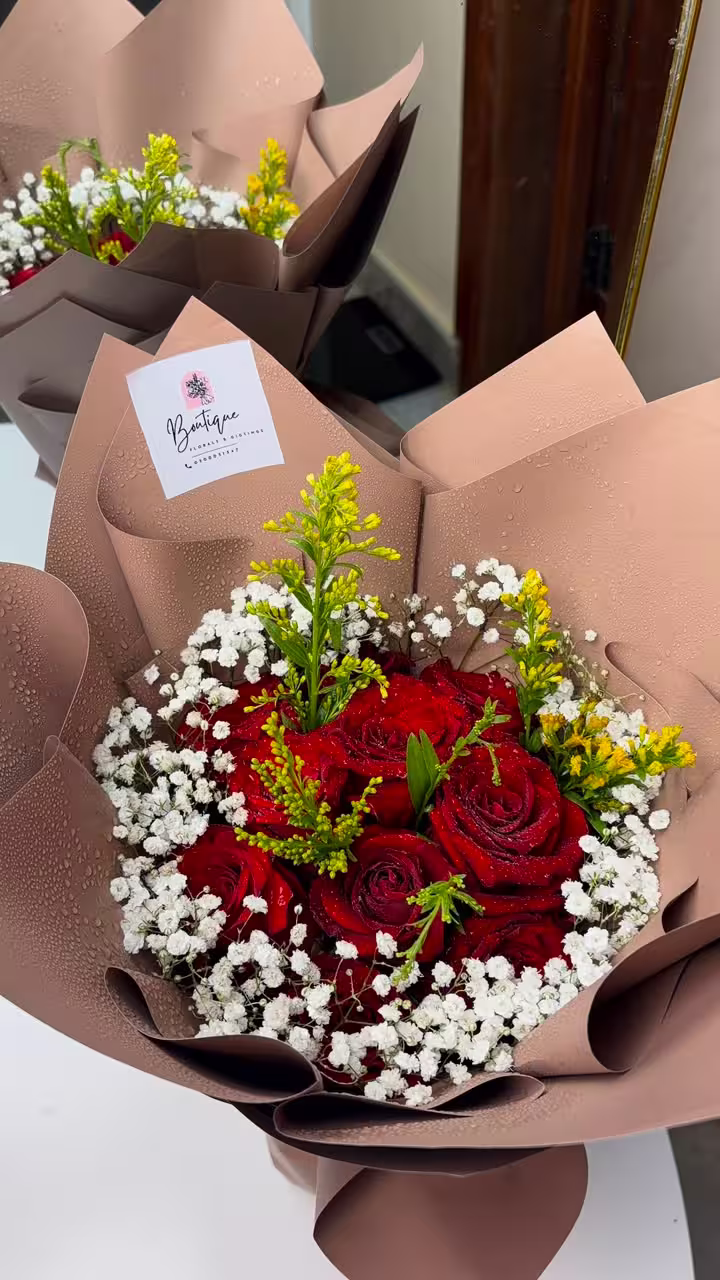 10 Stems And Gypso — detail 6 — flowers delivered in Accra