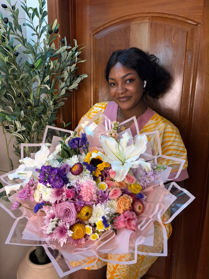 special xxl mixed — detail 2 — flowers delivered in Accra