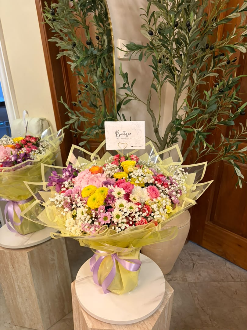 Medium mixed — detail 12 — flowers delivered in Accra