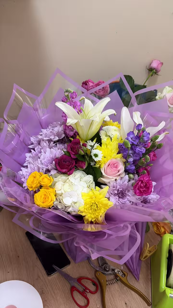 Medium mixed — detail 3 — flowers delivered in Accra