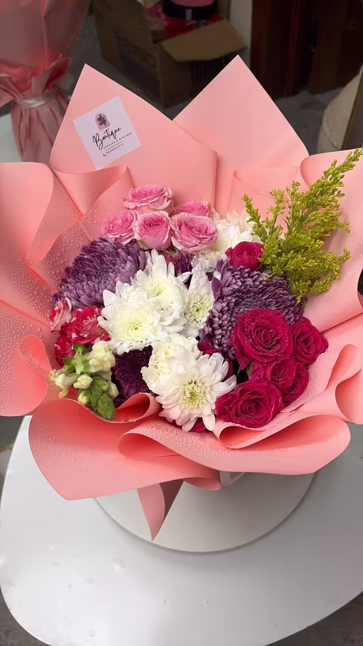 Small mixed — detail 9 — flowers delivered in Accra
