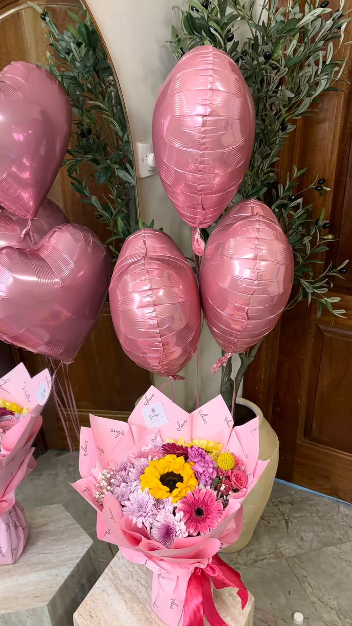 small mixed and 3 ballon combo — detail 2 — flowers delivered in Accra