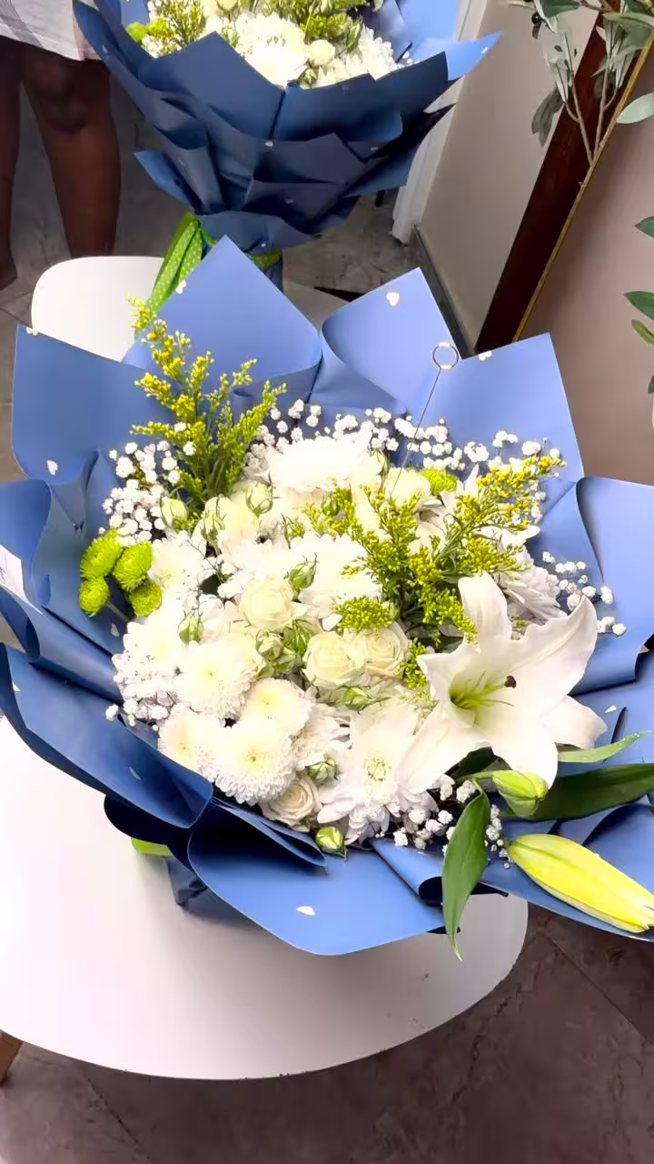 Medium mixed — detail 1 — flowers delivered in Accra