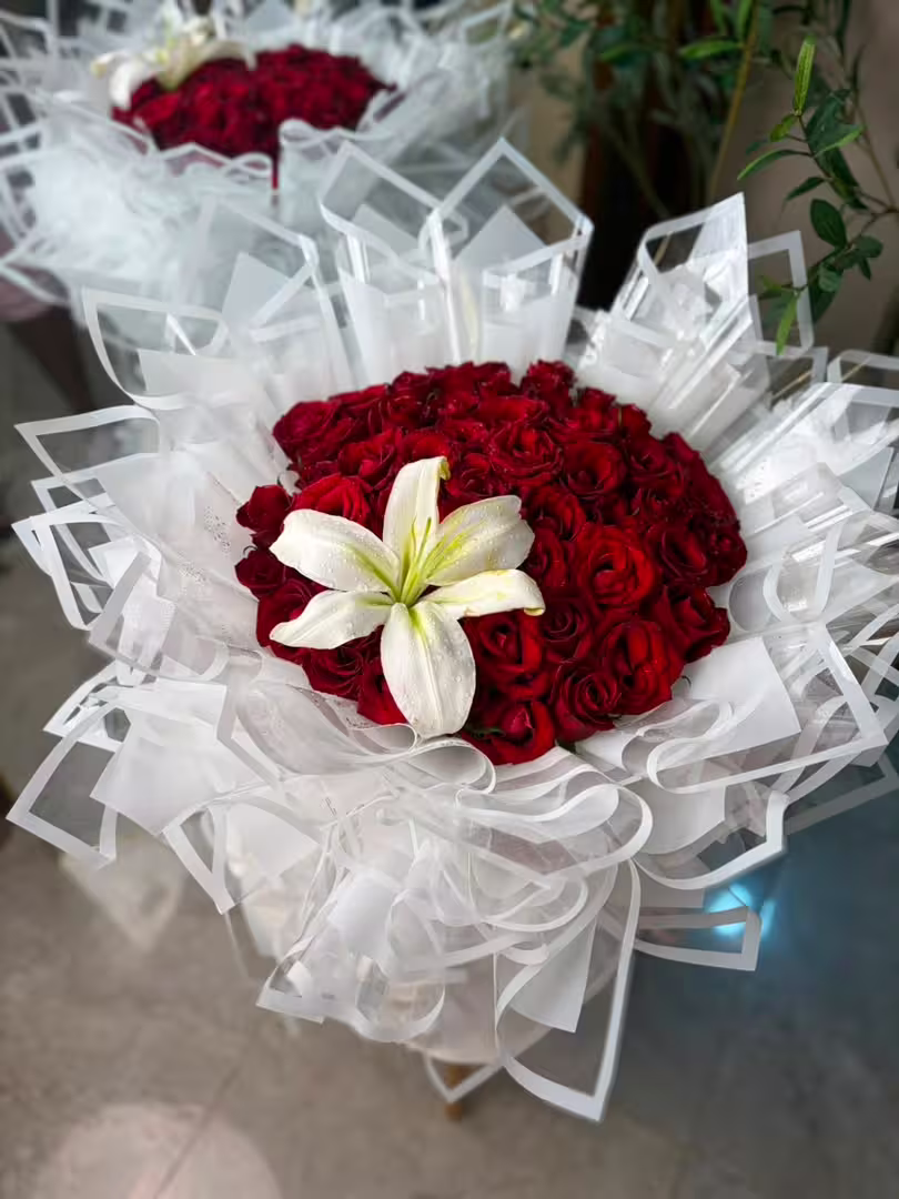 50 Stems Korean Style — detail 4 — flowers delivered in Accra