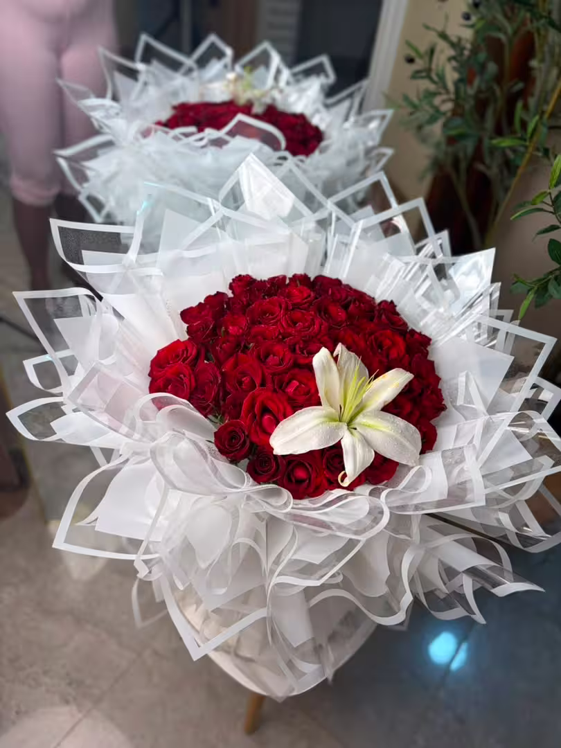 50 Stems Korean Style — detail 3 — flowers delivered in Accra