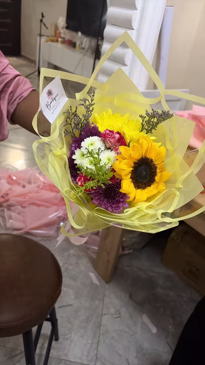 Mini mixed — detail 5 — flowers delivered in Accra