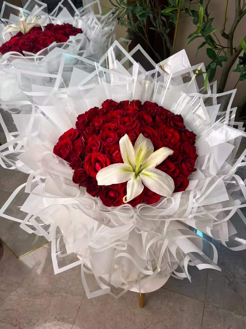 50 Stems Korean Style — detail 2 — flowers delivered in Accra