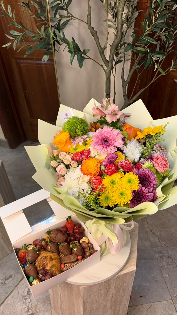 Medium mixed — detail 1 — flowers delivered in Accra