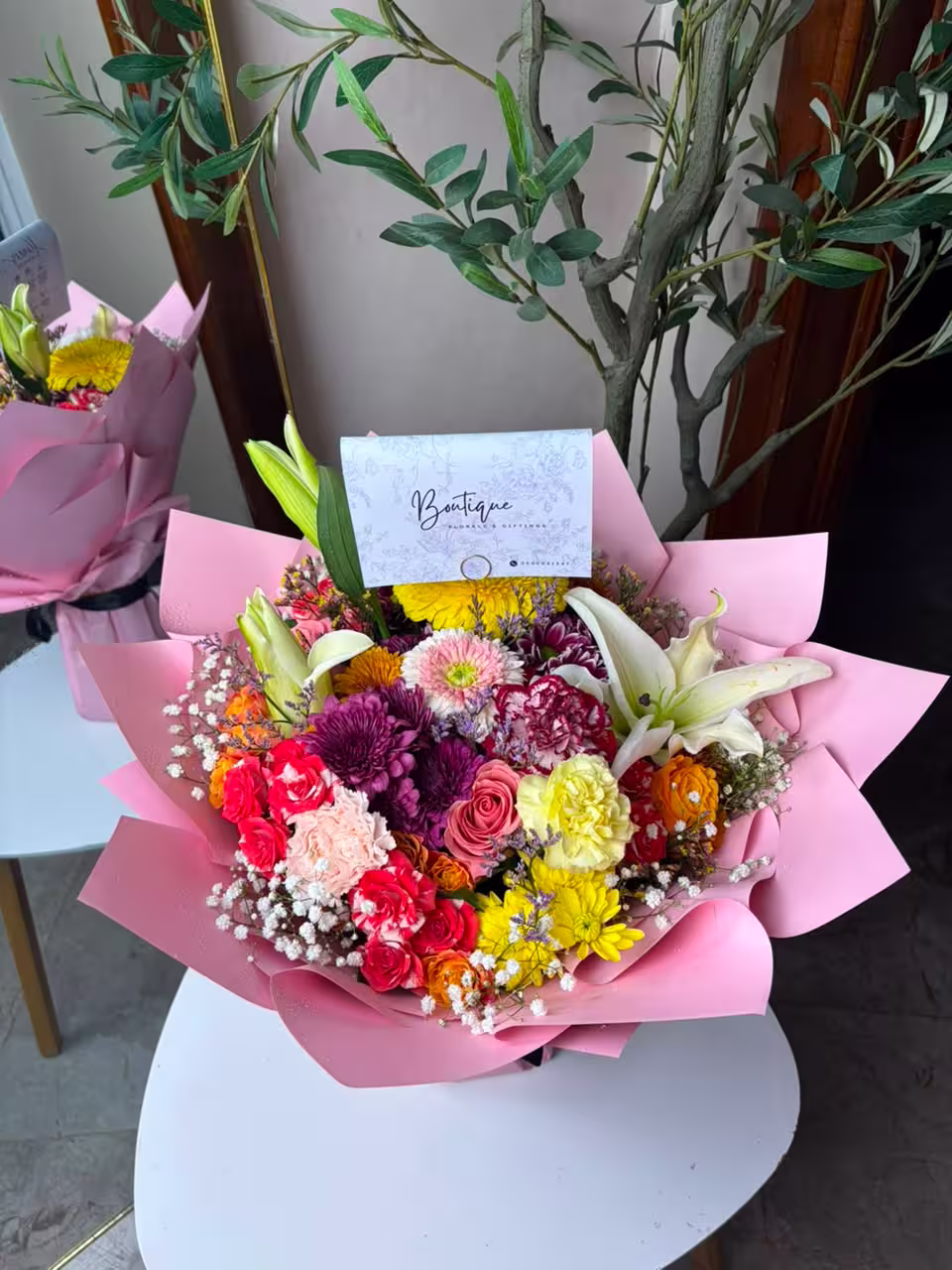 Large Mixed — detail 4 — flowers delivered in Accra