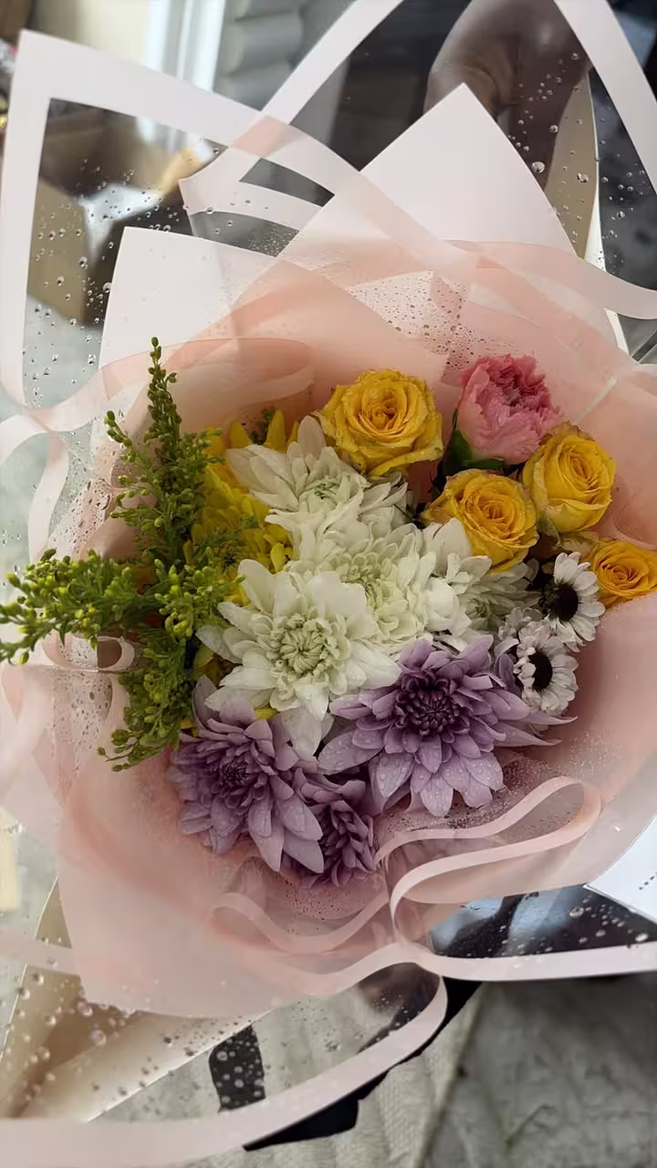 Mini mixed — detail 6 — flowers delivered in Accra