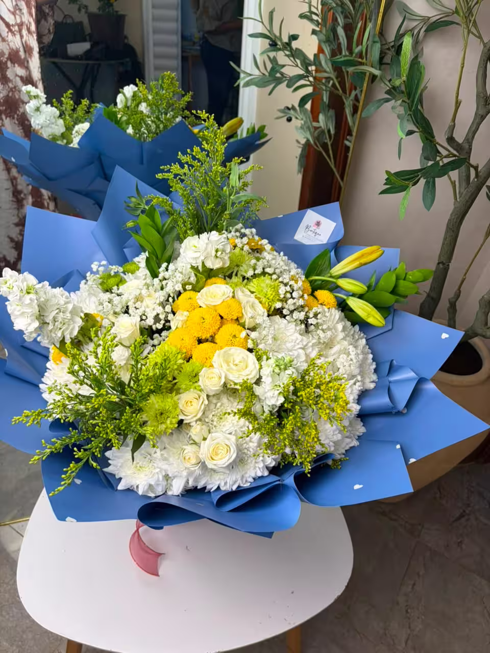 Medium mixed — detail 5 — flowers delivered in Accra
