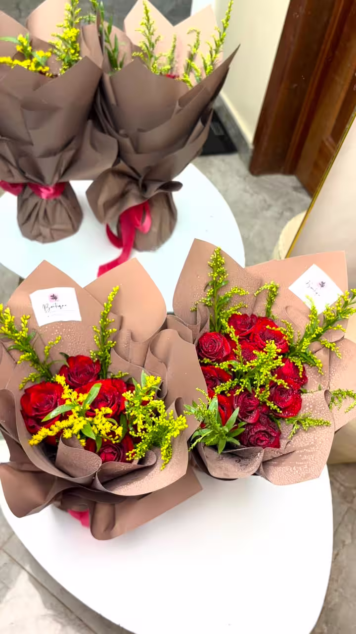 5 Stems And Gypso — detail 1 — flowers delivered in Accra